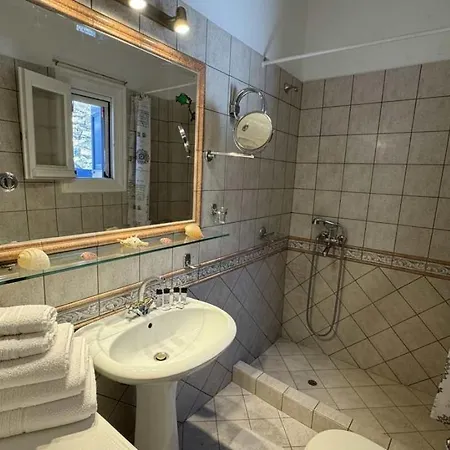 Scenic Stylish 2 Bd House Facing The Sea