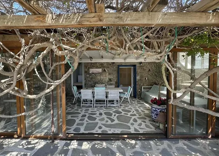 Scenic Stylish 2 Bd House Facing The Sea