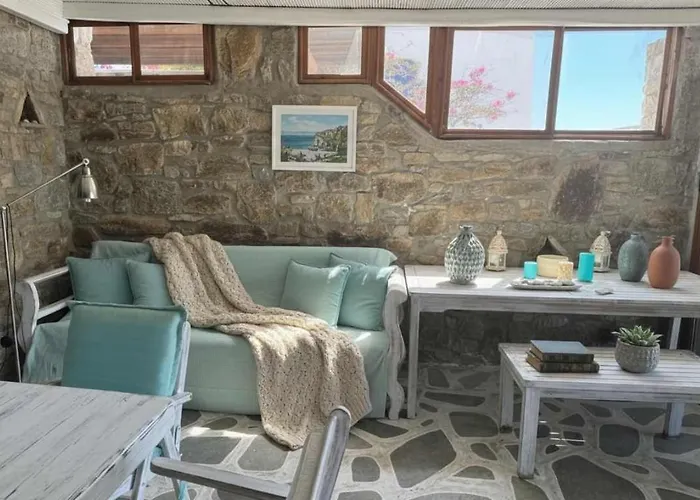 Semesterbostad Scenic Stylish 2 Bd House Facing The Sea