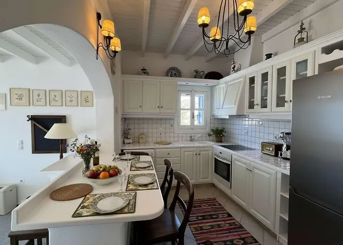 Scenic Stylish 2 Bd House Facing The Sea