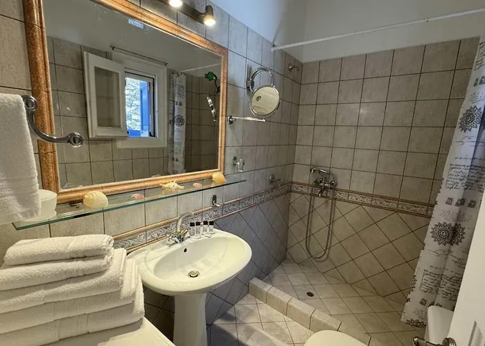 Scenic Stylish 2 Bd House Facing The Sea