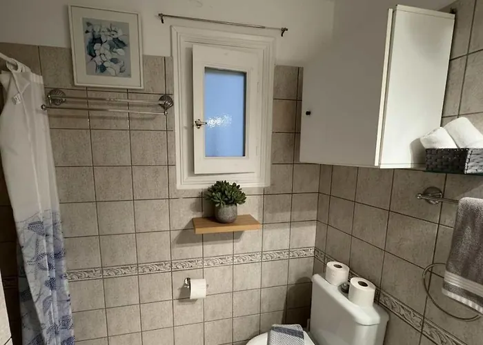 Scenic Stylish 2 Bd House Facing The Sea *